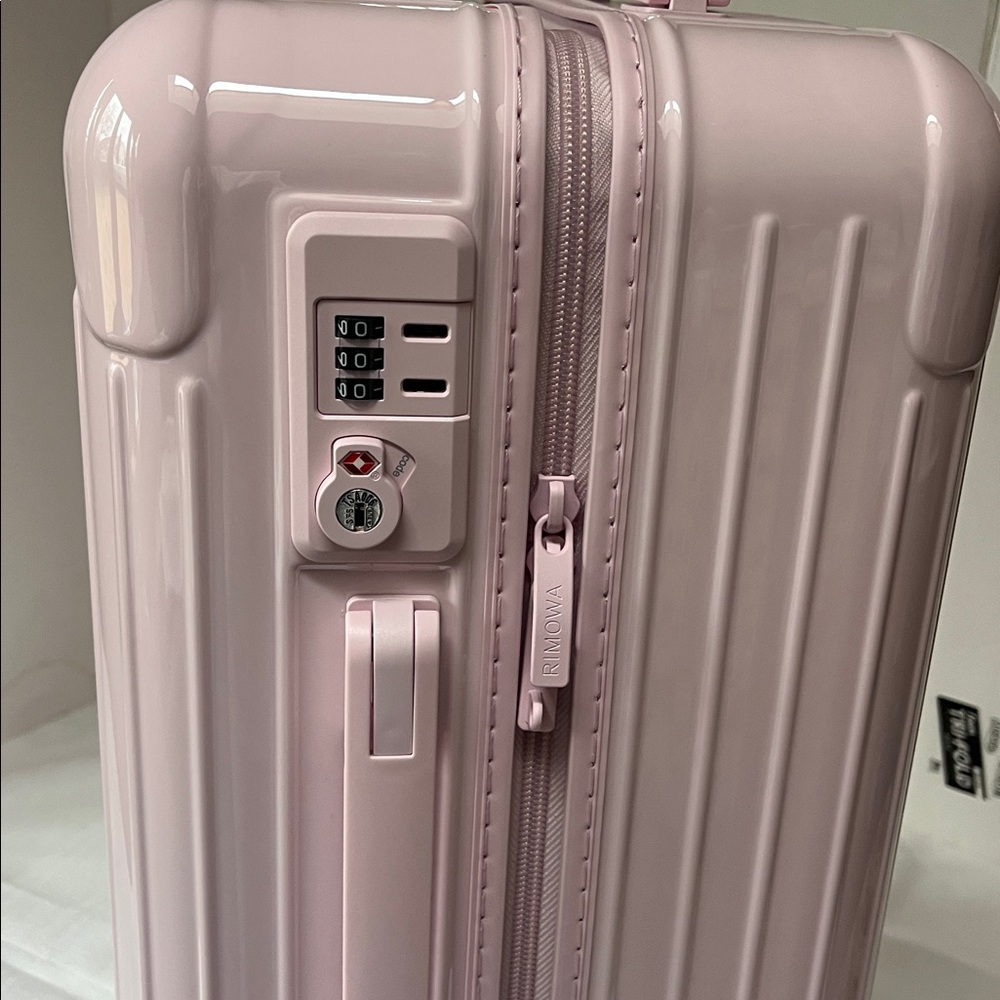 RIMOWA Ballerina Pink Carry-On - Picture 10 of 17